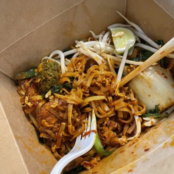 Somtum Der Redhook - Spicy Pad Thai with Vegetables - Thai Near Me - Brooklyn, New York Somtum Der Redhook - Spicy Pad Thai with Vegetables - Thai Near Me - Brooklyn, New York