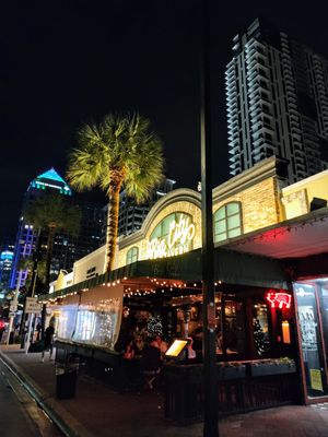 Big City Tavern by null