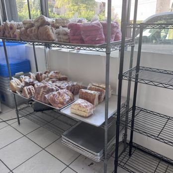 El Gueguense Bakery - Inside - Bakeries Near Me - Miami, Florida El Gueguense Bakery - Inside - Bakeries Near Me - Miami, Florida