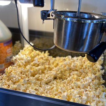 Shafter Express Oil Service - Who doesn't like free popcorn? - Oil Change Stations Near Me - Shafter, California Shafter Express Oil Service - Who doesn't like free popcorn? - Oil Change Stations Near Me - Shafter, California