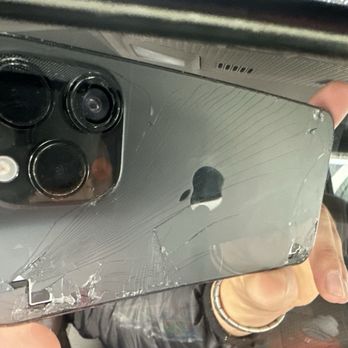 Phone Pros & Repairs - Before it got fixed the camera was broken and everything was chipped thank you the phones N pros in gilroy Much appreciated - Mobile Phone Repair Near Me - Gilroy, California