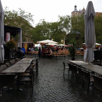 Lindi - Hauptbühne des Strassenmusikfestivals ein paar Schritte weiter - Pubs Near Me - Braunschweig, NI