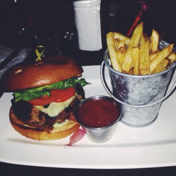 Common Theory - C.T. Burger - Gastropubs Near Me - San Diego, California