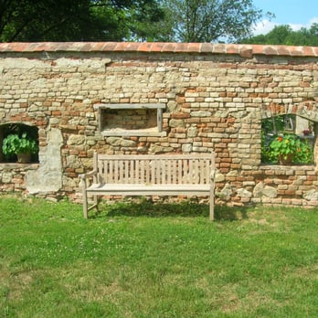 Schloss Hof - rustic garden wall - Landmarks & Historical Buildings Near Me - Schloßhof, 3