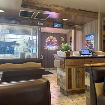 Woody's Roadhouse - Breakfast & Brunch Near Me - Colton, California
