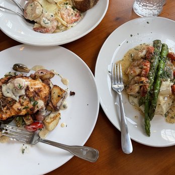 Broadway Grill - Salmon, Shrimp Pastis Flambé and Shrimp Fettuccine - American Near Me - Burlingame, California Broadway Grill - Salmon, Shrimp Pastis Flambé and Shrimp Fettuccine - American Near Me - Burlingame, California
