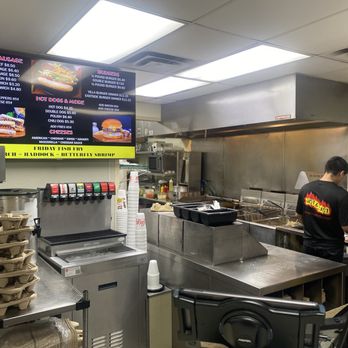 Beef Villa - Kitchen and counter - Burgers Near Me - Elgin, Illinois Beef Villa - Kitchen and counter - Burgers Near Me - Elgin, Illinois