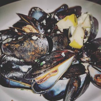 Valens Restaurant - Mussels - Italian Near Me - Toronto, Ontario