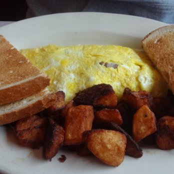 Makris Diner - Bacon, cheese & tomato omelet, at the Makris Diner in Wethersfield, CT. - Diners Near Me - Wethersfield, Connecticut