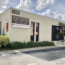 Douglas A. Huhn, DMD, PA - Entrance to Dr. Huhn's off Orange Ave.