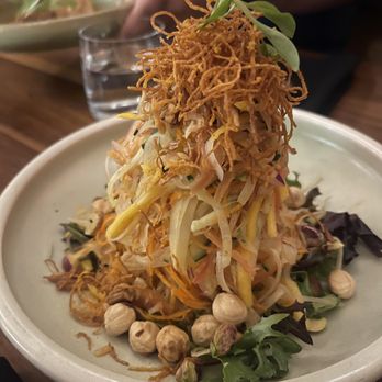 Park Restaurant - Asian Fusion Near Me - Westmount, Quebec