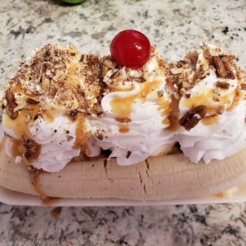 Diego's Ice - Caramel pecan banana split - Desserts Near Me - El Paso, Texas