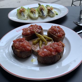 Ernesto’s - Pan con tomate y pate Cogollos de lechuga (at far end) - Basque Near Me - New York, New York
