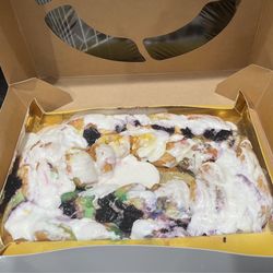 Nonna Randazzos Kingcakes - Blueberry Cream Cheese