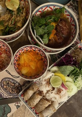 Restaurante Somsaa - Thai Bite & Wine Bar by null