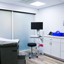 StarMed Family & Urgent Care - Procedure Room