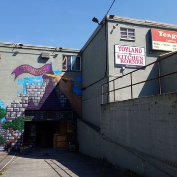 Yeager's Sporting Goods & Marine - Mural on the backside of Yeagers - Shoe Stores Near Me - Bellingham, Washington Yeager's Sporting Goods & Marine - Mural on the backside of Yeagers - Shoe Stores Near Me - Bellingham, Washington