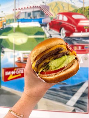 In-N-Out Burger by null