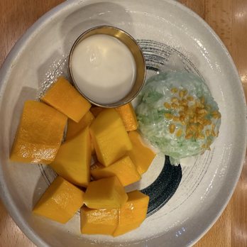 Manaao - Mango with sticky rice. Yummy!! - Thai Near Me - Tustin, California