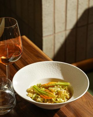 Folia Bar & Kitchen by null