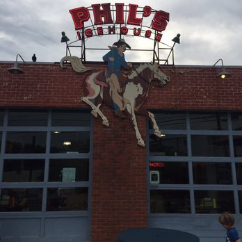 Phil's Icehouse - Burgers Near Me - Austin, Texas