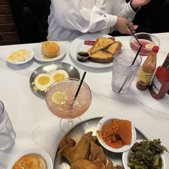 T's Brunch Bar - Grannys Fried Chicken - Breakfast & Brunch Near Me - Atlanta, Georgia