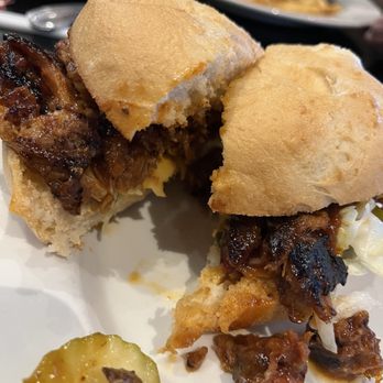 Hard Rock Cafe - Pulled Pork on a Gluten Free Bun - American Near Me - Las Vegas, Nevada