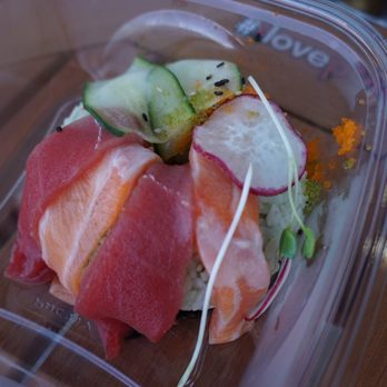 Poke' Bop - I got the last poke donut...sure is sloppy....not worth the $7.95 - Poke Near Me - Dallas, Texas