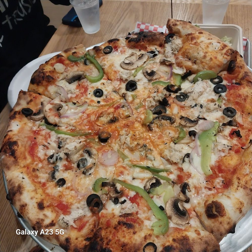 Odie's Pizza - Veggie lover with shredded chicken. - Pizza Near Me - Oceanside, California