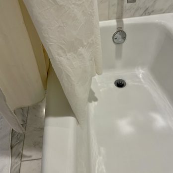 The Blackstone, Autograph Collection - shower curtain is too short - Hotels Near Me - Chicago, Illinois The Blackstone, Autograph Collection - shower curtain is too short - Hotels Near Me - Chicago, Illinois