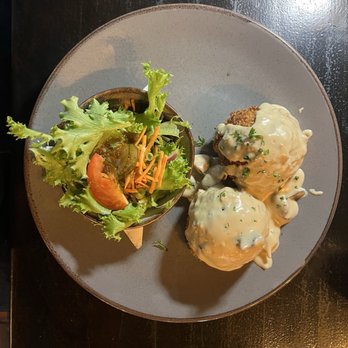 The Laurels - Potato cakes w/ chicken and smoked bacon 10/10 - Pubs Near Me - Killarney, Kentucky The Laurels - Potato cakes w/ chicken and smoked bacon 10/10 - Pubs Near Me - Killarney, Kentucky
