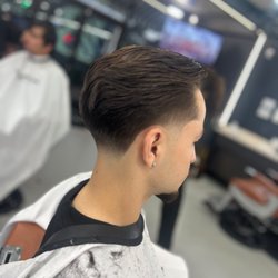 Barberian Barbershop - Middle taper