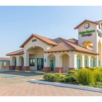 Extra Space Storage - Beauty Image - Extra Space Storage at 3285 N Locust Ave, Rialto, CA 92377 - Self Storage Near Me - Rialto, California
