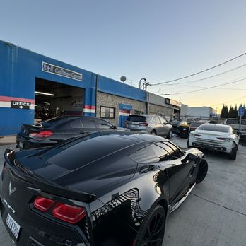 R & E Collision Center - Body Shops Near Me - La Puente, California R & E Collision Center - Body Shops Near Me - La Puente, California
