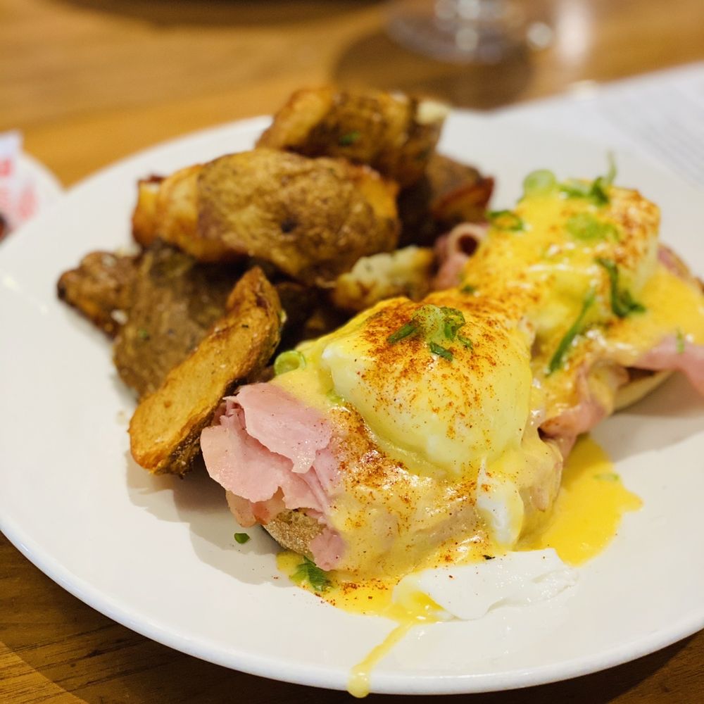 Benedict's - Classic eggs benedict - Breakfast & Brunch Near Me - Wayzata, Minnesota