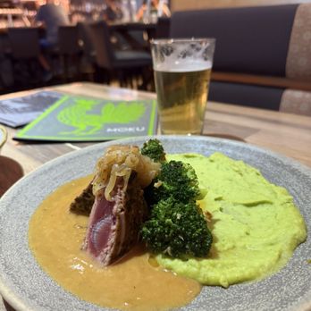 Moku Kitchen - Cocktail Bars Near Me - Honolulu, Hawaii