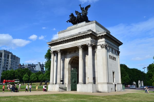 Wellington Arch by null