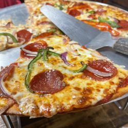Majestic Pies - Majestic pies, an awesome place to eat amazing pizzas. Wonderful service friendly everybody needs to go visit in Morris Alabama