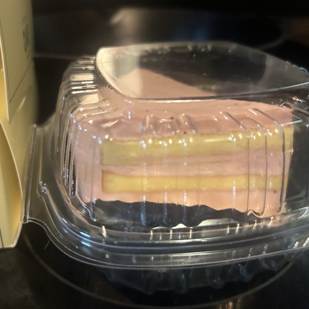 Tsaocha - Strawberry mouse cake - Bakeries Near Me - Sharonville, Ohio Tsaocha - Strawberry mouse cake - Bakeries Near Me - Sharonville, Ohio