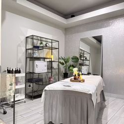 Adonis Bodyworks
150 S Indian Canyon Dr
P2
Palm Springs, CA 92262