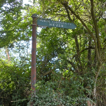 Hever Castle - This way to Hever! (The path through the countryside from the station to the castle) - Landmarks & Historical Buildings Near Me Hever Castle - This way to Hever! (The path through the countryside from the station to the castle) - Landmarks & Historical Buildings Near Me