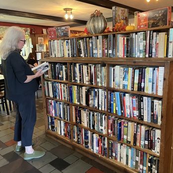The Traveler Restaurant - Bookshelf with options to choose from. - American Near Me - Union, Connecticut