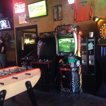 Break Bar - Gaaaaames - Pool Halls Near Me - Astoria, New York