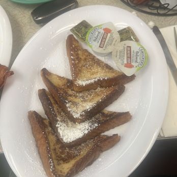 The Silver Skillet - Subbed toast for French toast - Breakfast & Brunch Near Me - Atlanta, Georgia The Silver Skillet - Subbed toast for French toast - Breakfast & Brunch Near Me - Atlanta, Georgia