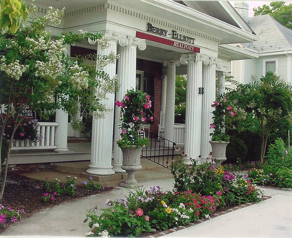 BERRYELLIOTT REALTORS Updated June 2024 18 Starling Ave