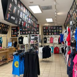 iCustom Oakridge Mall
