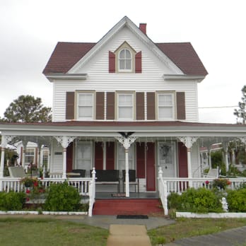 Bay View Inn - Main Building - Bed & Breakfast Near Me - Tangier, Virginia