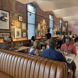 Bin 707 Foodbar - Dining area