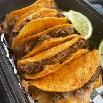 La Eskinna - Birria Tacos - Food Trucks Near Me - Orlando, Florida