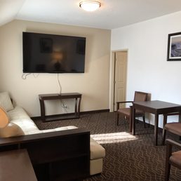 Executive Suite - Living Room Executive Suite - Living Room
